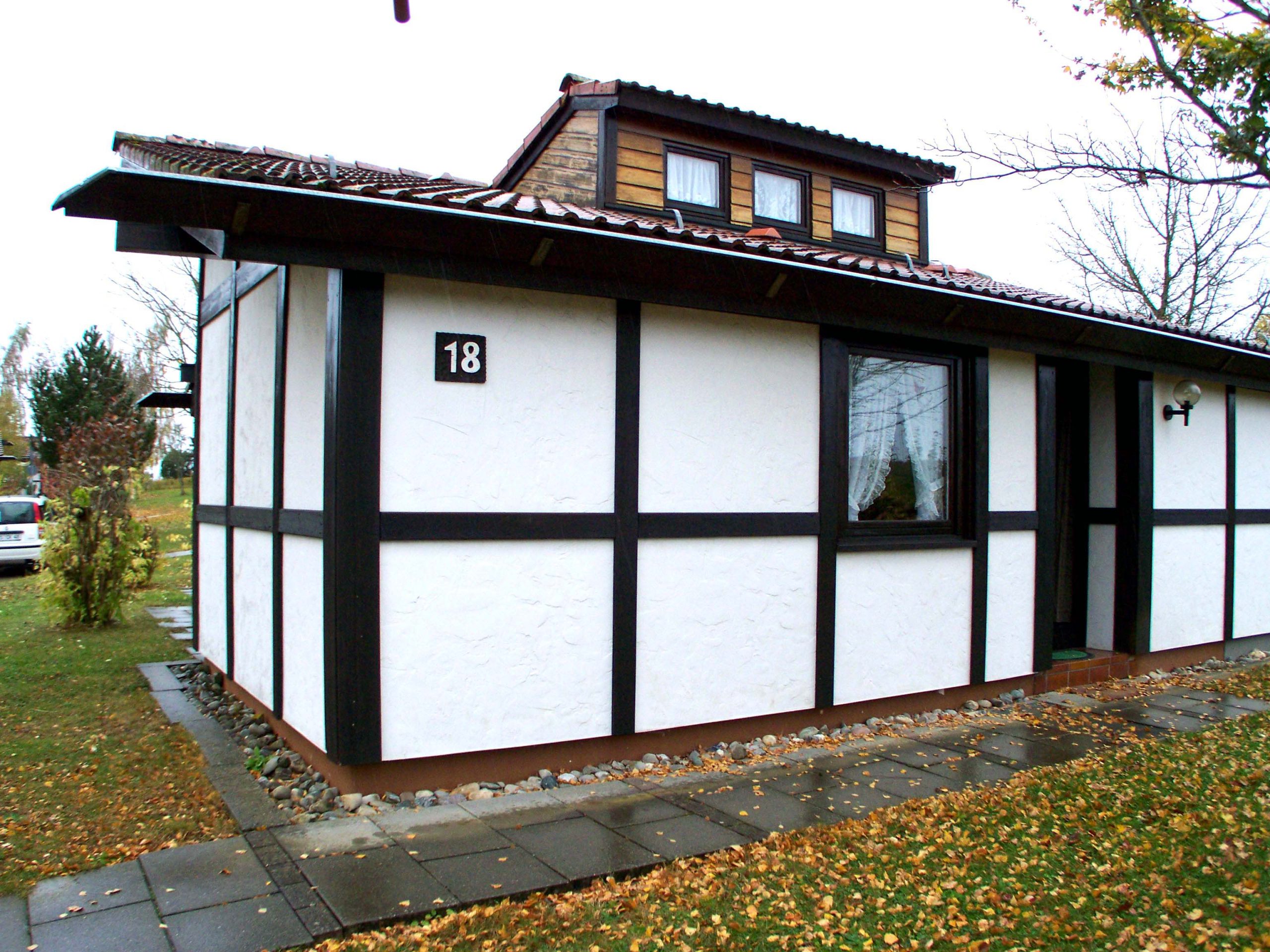 OFI-18-Außenansicht-1 Uriges Ferienhaus mit 2 Schlafzimmern