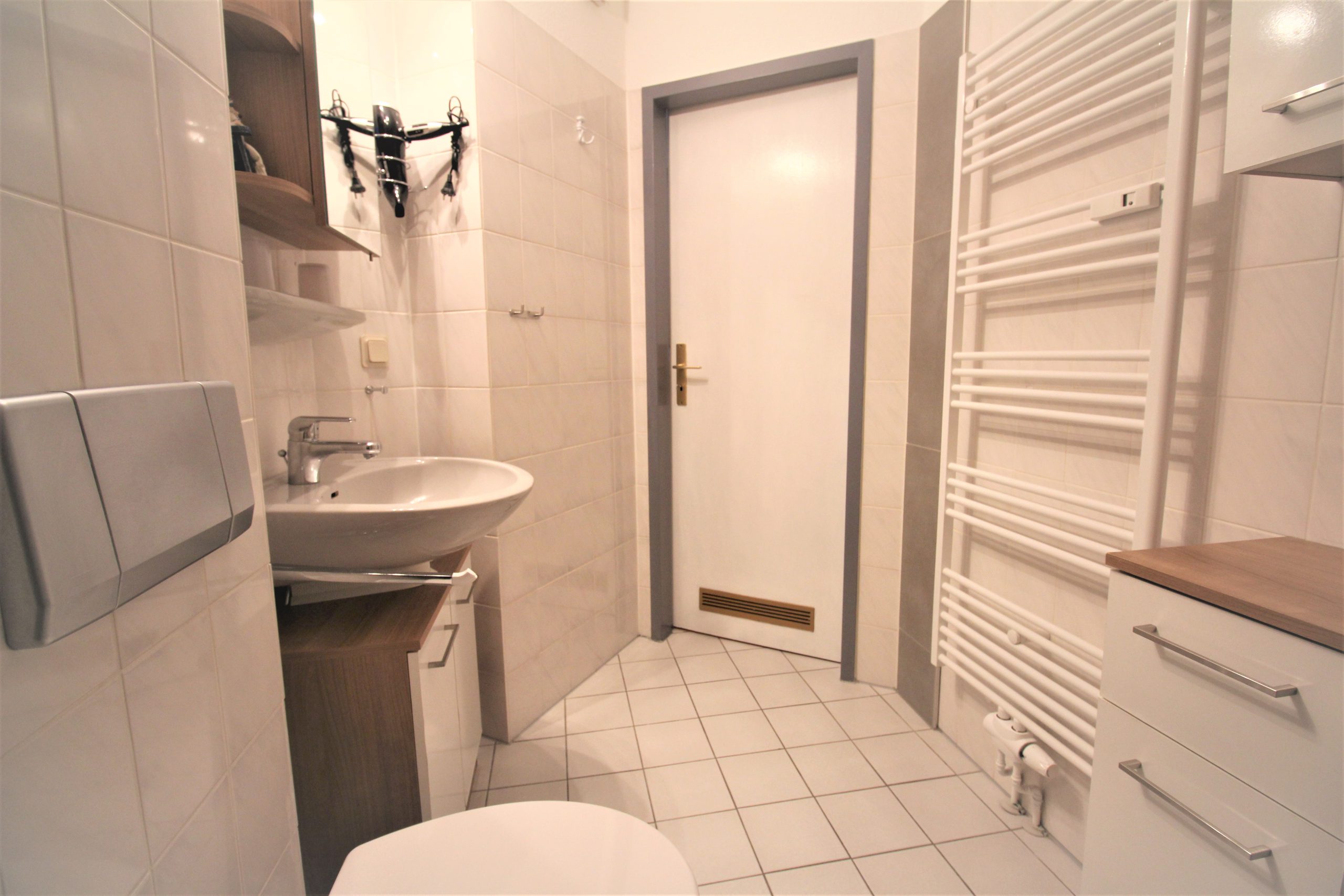 PAS-3.20-Badezimmer-2 voll eingerichtetes Einraum-Appartement