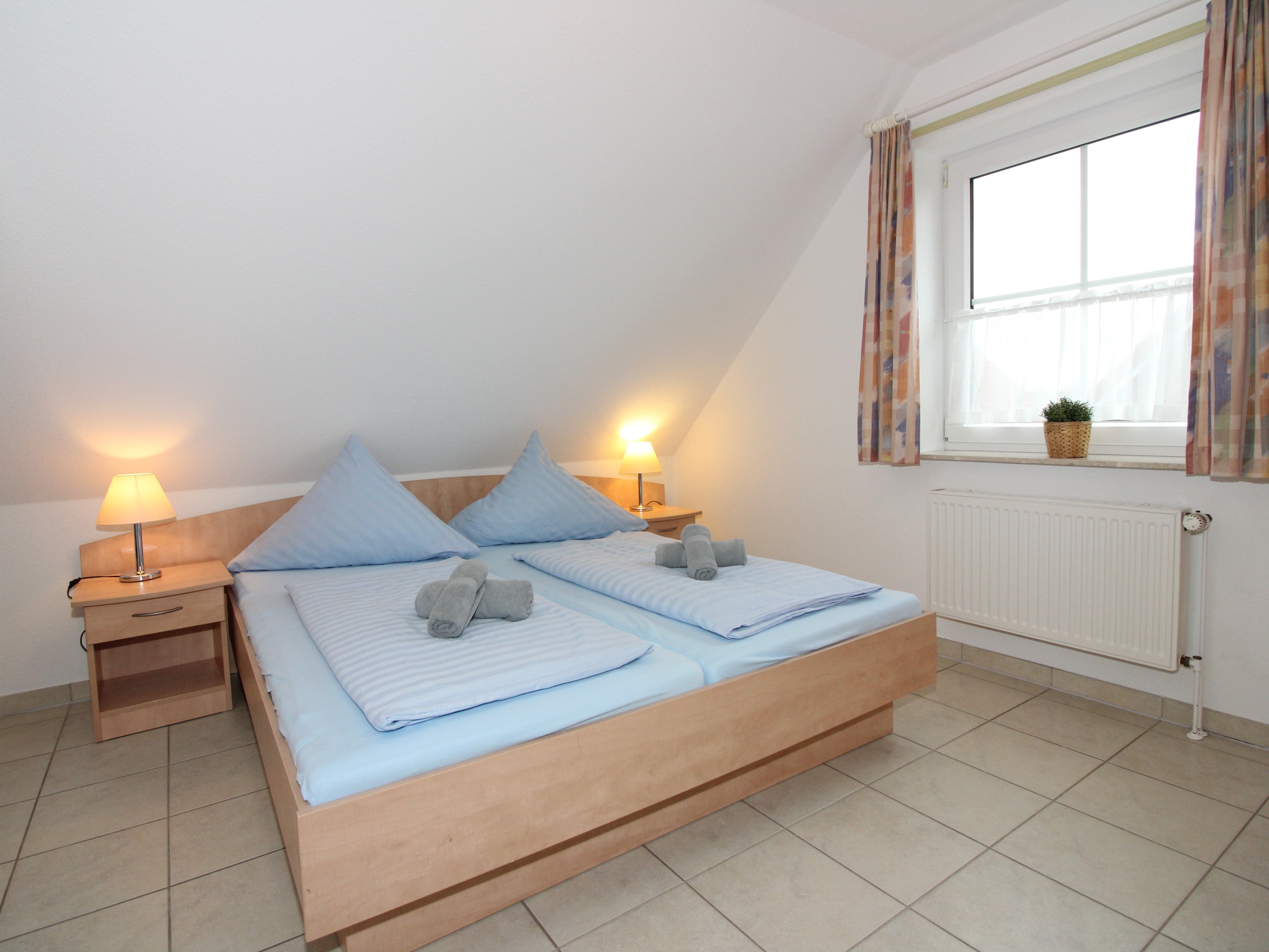 8 BUH 84: Reihenendhaus mit 4 Schlafzimmern am Rande des Seepark Burhave